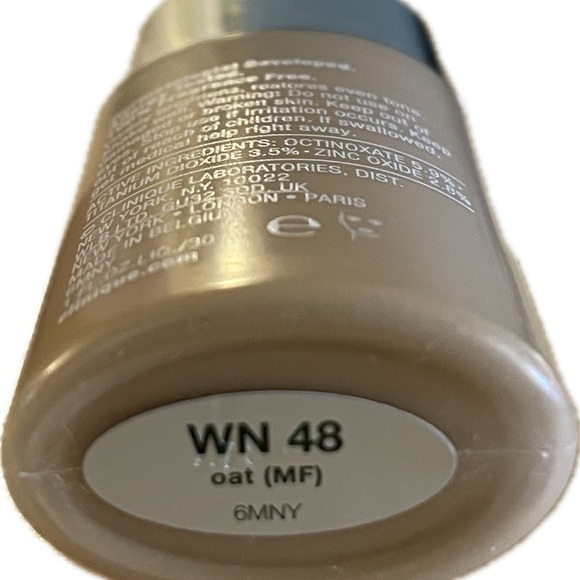 Clinique Even Better Makeup SPF 15 - Picture 2 of 3